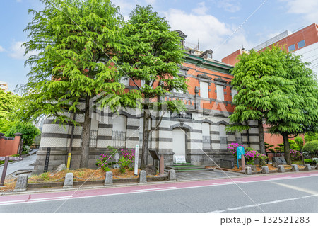 秋田県秋田市　晴天の秋田市立赤れんが郷土館 132521283