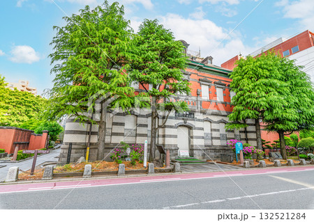 秋田県秋田市　晴天の秋田市立赤れんが郷土館 132521284