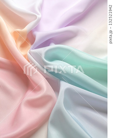ふわりと置かれたパステルカラーの布 132521942