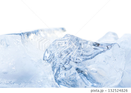 氷の模様のアップを白背景で撮影21 氷の模様のアップを白背景で撮影21 132524826