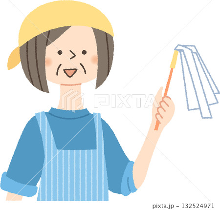 はたきを持っているシニア女性 132524971