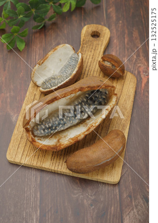 アケビの実 132525175