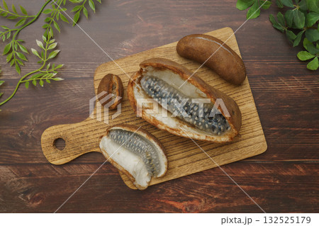 アケビの実 132525179