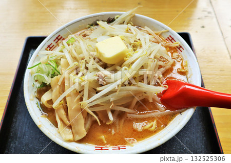 北海道　旭川ラーメン　味噌バターラーメン 132525306