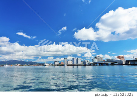 北海道　秋の青空　函館からの風景 132525325