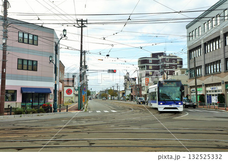 北海道 函館 街並み風景と路面電車 北海道 函館 街並み風景と路面電車 132525332