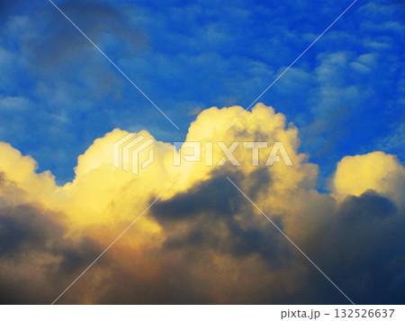 夕焼け空の美しい風景（埼玉県川口市にて） 132526637