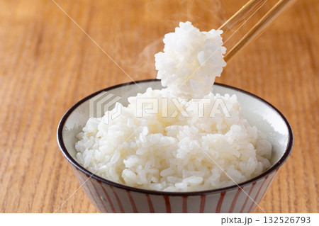 炊きたてのごはん 132526793