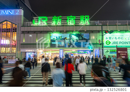 《東京都》新宿駅都市夜景・新宿新南口 132526801