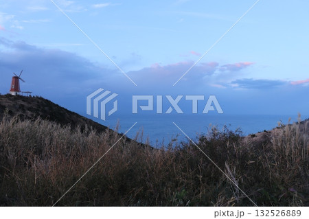 冬の夕方 132526889