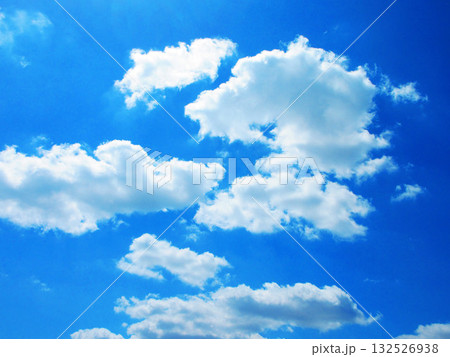 青空と白雲の美しい風景 青空と白雲の美しい風景 132526938
