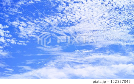 青空と雲イメージ 132527045