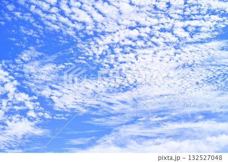 青空と雲イメージ 132527048