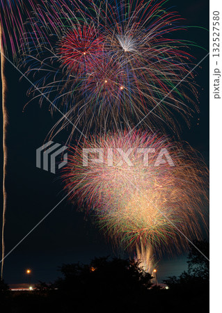 浜松市の中野町煙火大会の風景(静岡県) 132527580