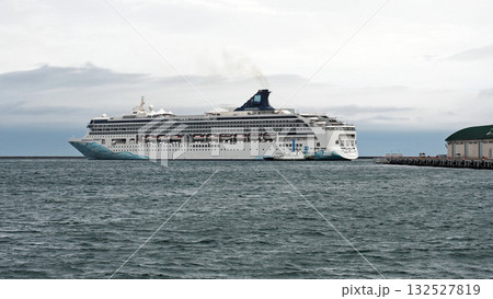 小樽に寄港したクルーズ船　ノルウェージャン・スピリット 132527819