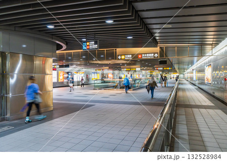台湾　台北市　地下鉄大安駅 132528984