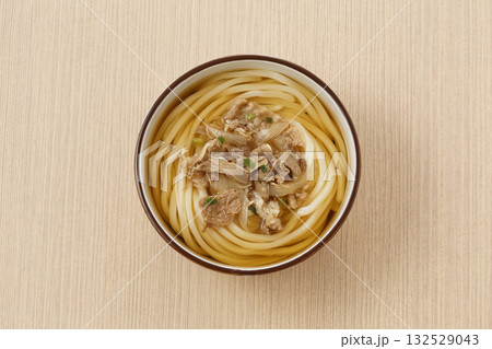肉うどん 俯瞰 肉うどん 俯瞰 132529043