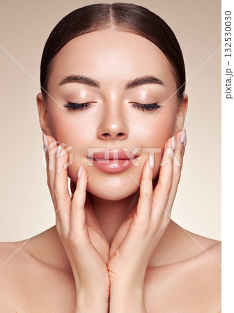 Portrait beautiful young woman with clean fresh skin Portrait beautiful young woman with clean fresh skin 132530030