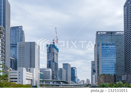 変わりゆく大阪・中之島と周辺の高層ビル群（市街地）2025年10月撮影 132531051