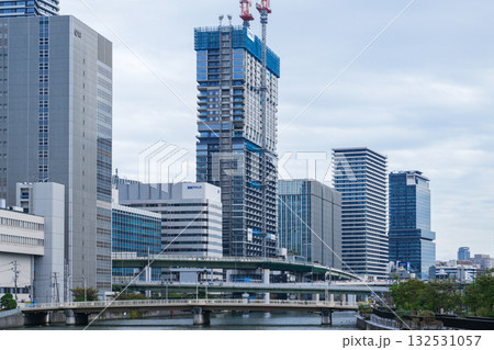 変わりゆく大阪・中之島と周辺の高層ビル群（市街地）2025年10月撮影 132531057