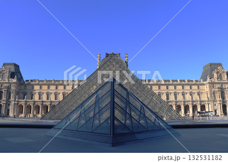 ルーブル美術館（Louvre Museum） 132531182