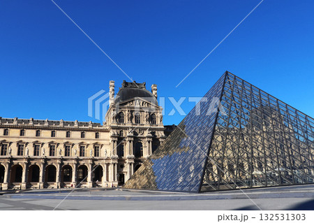 ルーブル美術館（Louvre Museum） 132531303