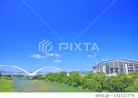 愛知県豊田市、豊田大橋と豊田スタジアムの風景 愛知県豊田市、豊田大橋と豊田スタジアムの風景 132532770