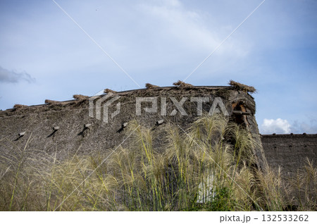 白川郷の伝統的な茅葺き屋根の家 白川郷の伝統的な茅葺き屋根の家 132533262
