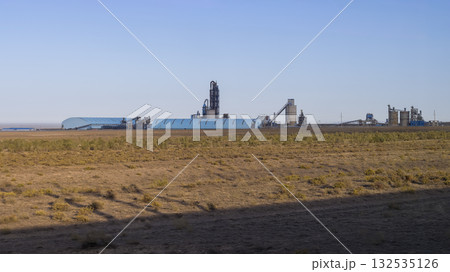 カザフスタンの広大なステップに建つセメント工場 / Khantau Cement Plant, KZ カザフスタンの広大なステップに建つセメント工場 / Khantau Cement Plant, KZ 132535126