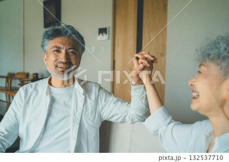 シニアカップル 132537710