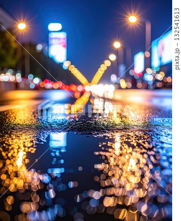 《AI画像》雨に濡れた夜の道路 132541613