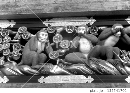 古写真　1956年　日光東照宮　神厩舎の三猿 132541702