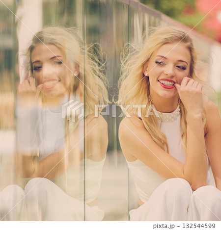 Fashionable woman in city 132544599