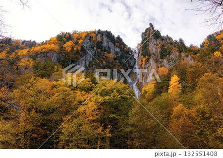 層雲峡の紅葉　 132551408