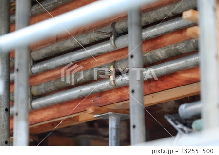 型枠建て込み（建築躯体工事） 132551500