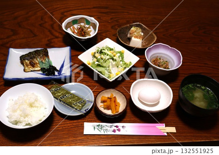 御宿町の民宿の朝食(千葉県夷隅郡御宿町) 御宿町の民宿の朝食(千葉県夷隅郡御宿町) 132551925