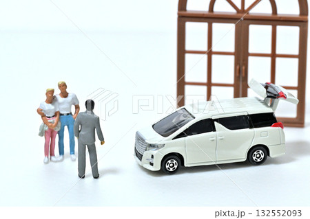 自動車販売 商談イメージ 132552093