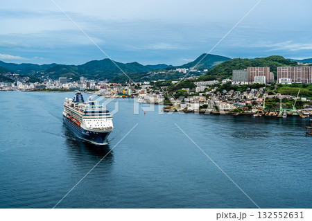 長崎港客船出港(Celebrity Millennium)女神大橋から【長崎市】 長崎港客船出港(Celebrity Millennium)女神大橋から【長崎市】 132552631