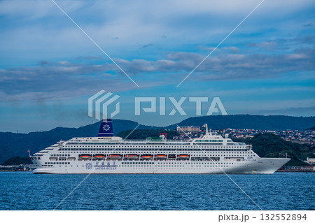 長崎港客船入港(Piano Land)柳埠頭から【長崎市】 長崎港客船入港(Piano Land)柳埠頭から【長崎市】 132552894