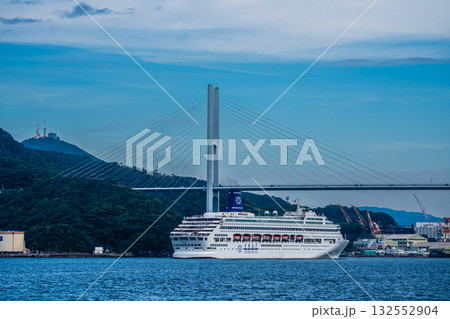 長崎港客船入港(Piano Land）柳埠頭から【長崎市】 132552904