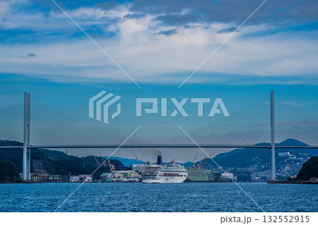 長崎港客船入港(Piano Land)柳埠頭から【長崎市】 長崎港客船入港(Piano Land)柳埠頭から【長崎市】 132552915