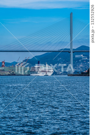 長崎港客船入港(Piano Land）柳埠頭から【長崎市】 132552926