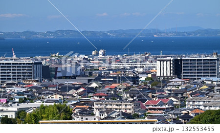 大村市(長崎県／新大村駅建設後)　遠景に針尾電波塔と西海橋(佐世保) 132553455