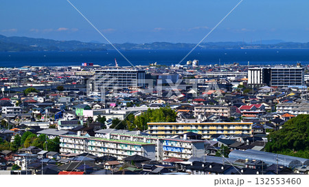 大村市(長崎県／新大村駅建設後)　遠景に針尾電波塔と西海橋(佐世保) 132553460