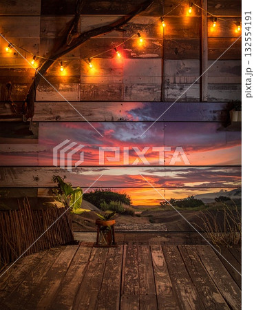 画面上部を飾る、温かい色のフェアリーライト 132554191