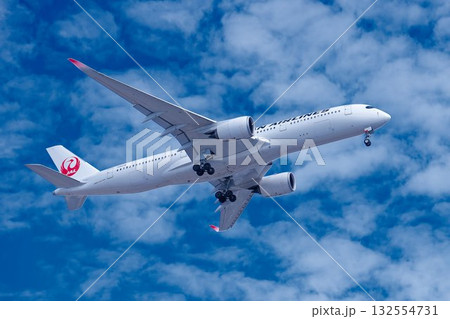 日本航空(JAL)のエアバスA350型旅客機 132554731