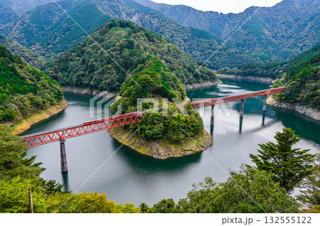 静岡県奥大井湖上の駅 132555122