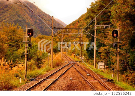 『秋の南会津』鉄道旅で錦秋の南会津路へ… 野岩鉄道【上三依塩原温泉駅】 『秋の南会津』鉄道旅で錦秋の南会津路へ… 野岩鉄道【上三依塩原温泉駅】 132556242