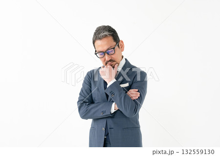 男性 ビジネス 悩む 男性 ビジネス 悩む 132559130