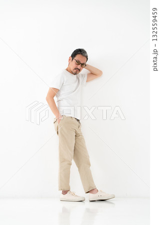 メンズビューティー　ミドルエイジ　全身 132559459